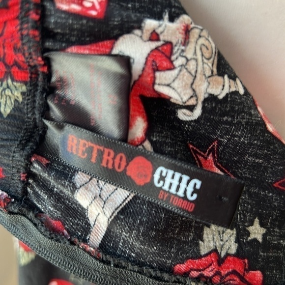 EUC Torrid Retro Chic Love Dice Roses Blk Skull Pin Up Circle Skirt Dress 12 - Picture 10 of 15